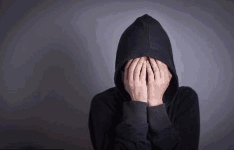 一个患有抑郁的硕士研究生八字