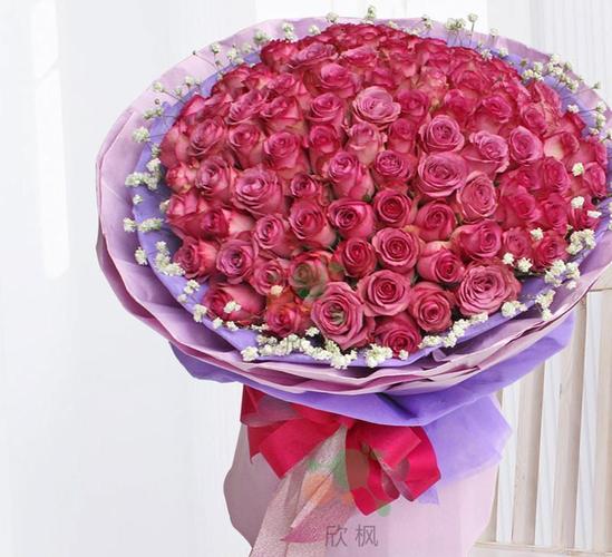 99朵紫玫瑰的花语是什么?99朵紫玫瑰花束推荐!