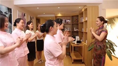 梦见美容师怎么回事