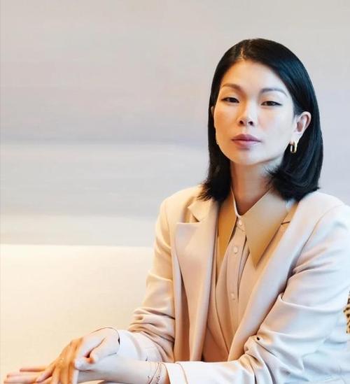 驼背女人面相代表什么?喜欢自作聪明的面相如何?