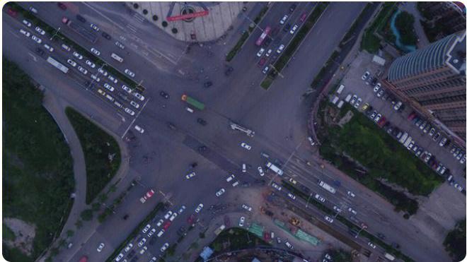 房子在十字路口的两大弊端及化解