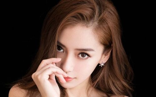 属蛇是如何看待整容女生