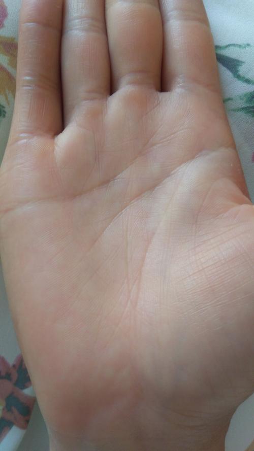 女人手纹多而杂好不好