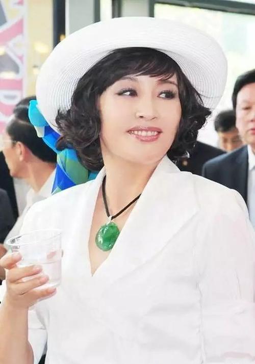 三种女人不适合戴翡翠