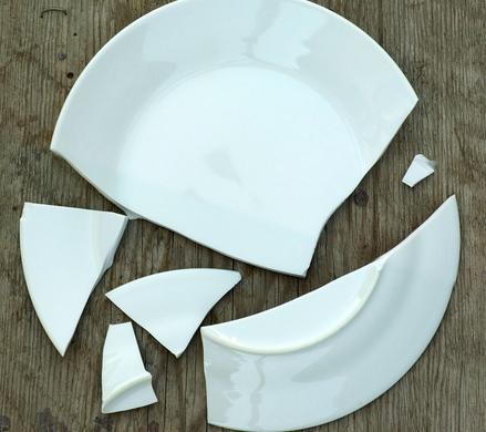 梦见吃饭打碎盘子