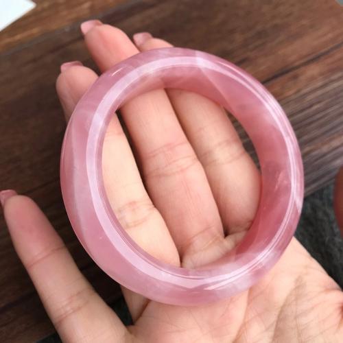 婚后不能戴粉色手镯