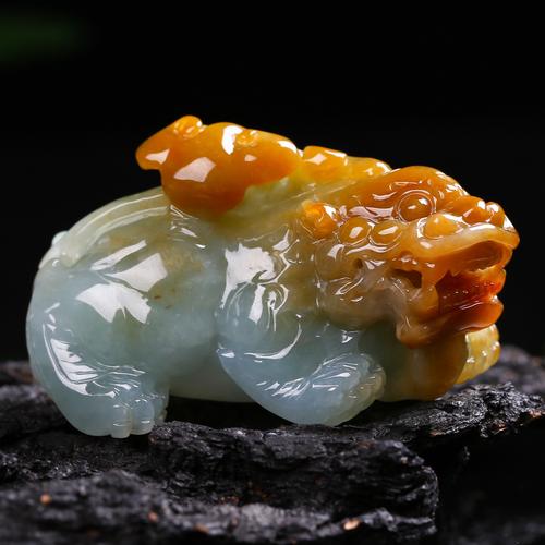 催财聚宝小“能手”翡翠貔貅图片大全
