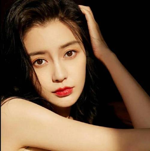 杨颖脸型面相分析