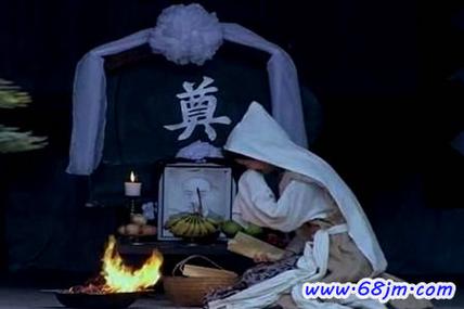 梦见快死的老人是什么意思