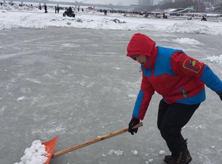 梦见和别人一起清理雪预示着什么