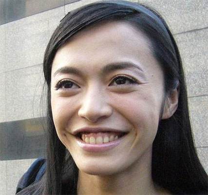 嘴唇平直且薄的人很爱拍马屁吗