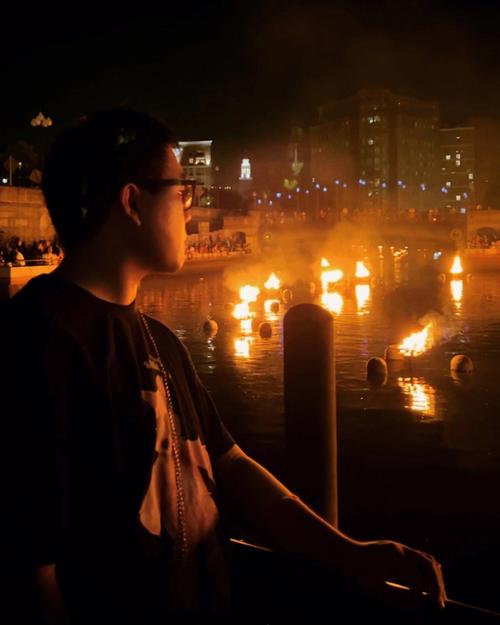 梦到水着火了是什么意思