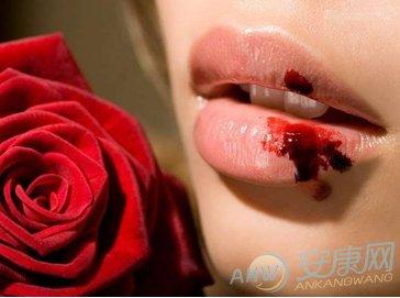 女人梦见嘴巴出血是什么意思