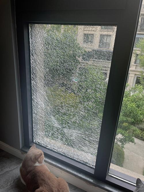 梦见自己家的玻璃碎了