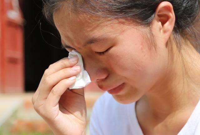 女命带天月二德命苦吗