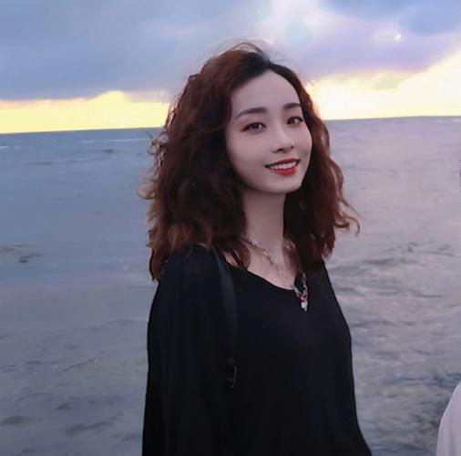 狮子座女生最适合的头发颜色