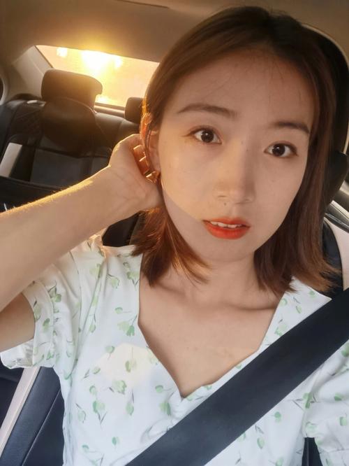 双唇薄的女人是否能升官发财