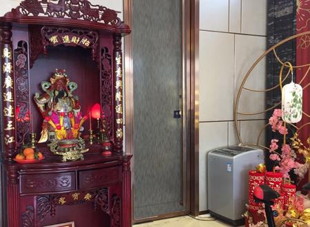 店里的财神爷放哪个位置好