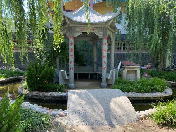 女人梦见去寺庙拜佛有什么寓意