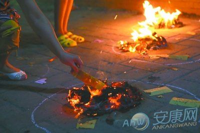 梦见商人烧纸 周公解梦之梦到商人烧纸