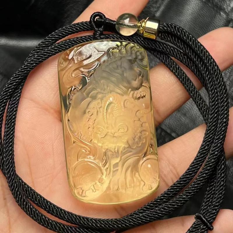 什么人适合佩戴黄水晶貔貅?