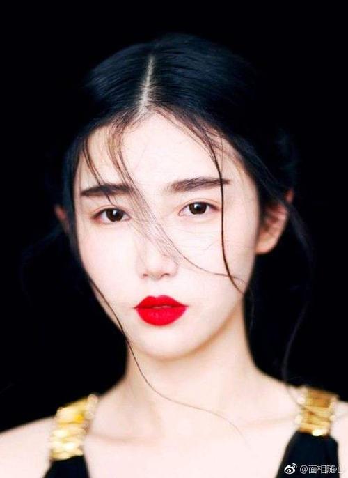 面相中女人眉毛浓个性