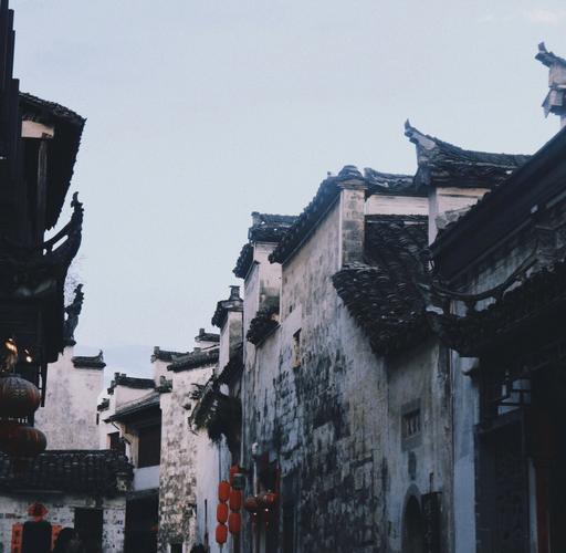 梦见走在一个陌生的村庄是什么意思