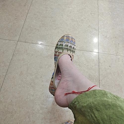 梦见下雨鞋湿具体是怎么回事