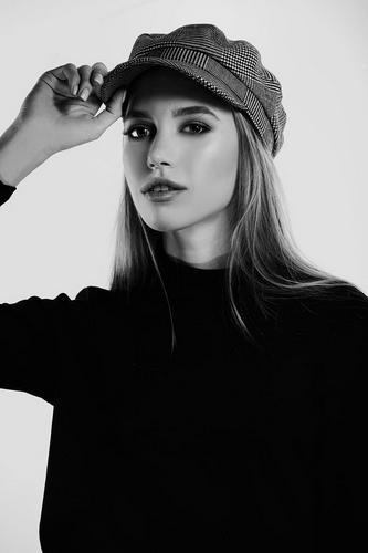 女人梦见自己试戴帽子有什么含义