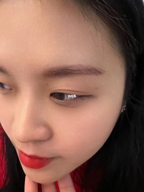 眉毛红色有什么说法吗