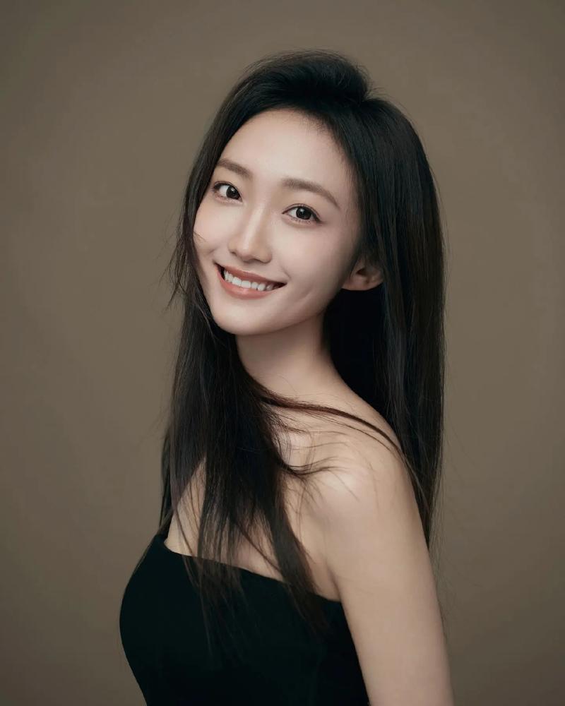 属马女是明星气质还是网红气质?
