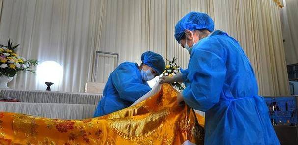 梦到吃尸体 梦见吃死尸