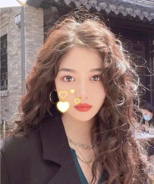 天生卷发的人 在事业上会成功吗