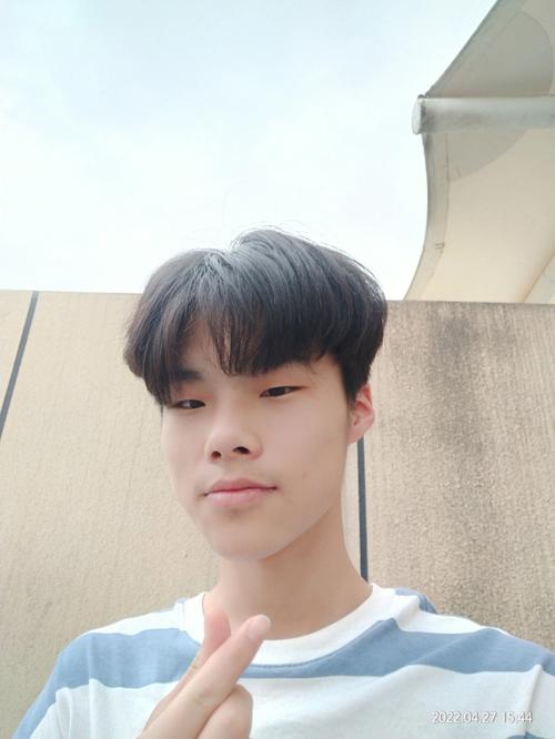 男生眼睛小含义