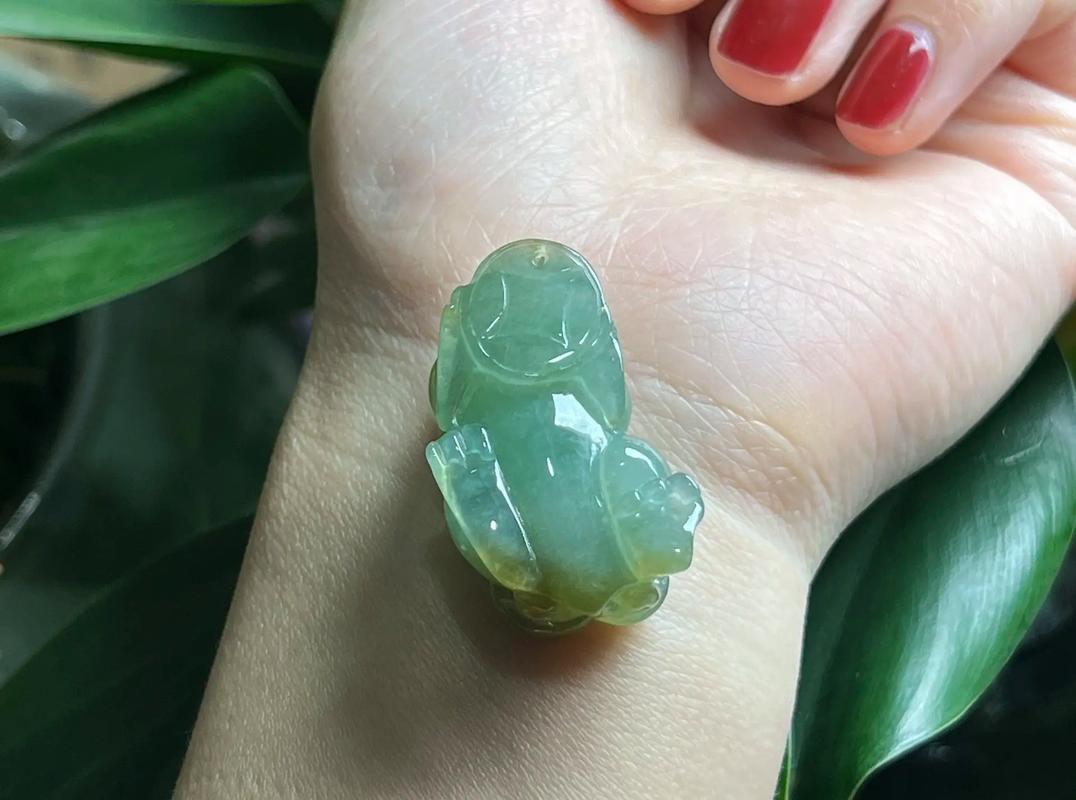 貔貅戴在哪只手招财效果好?