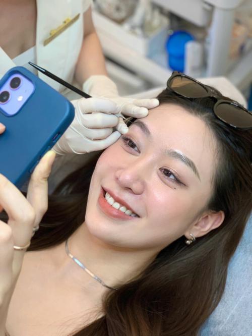 眉毛浓的女都很厉害吗
