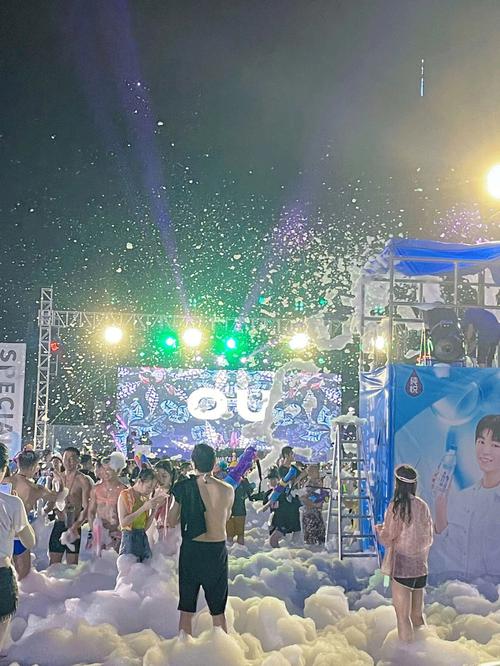 梦见泼水怎么回事