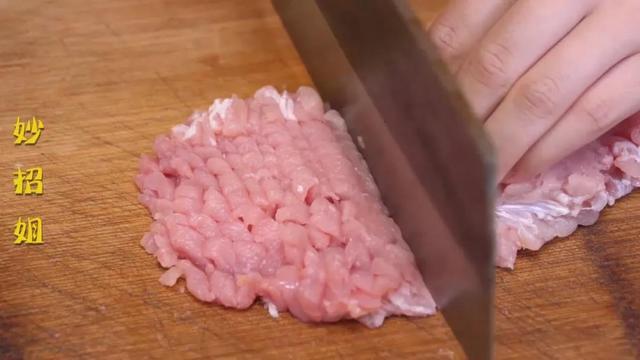 梦见剁肉馅是什么意思