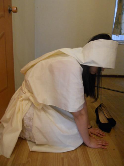 女人梦见别人穿白孝衣