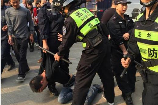 梦见打死警察