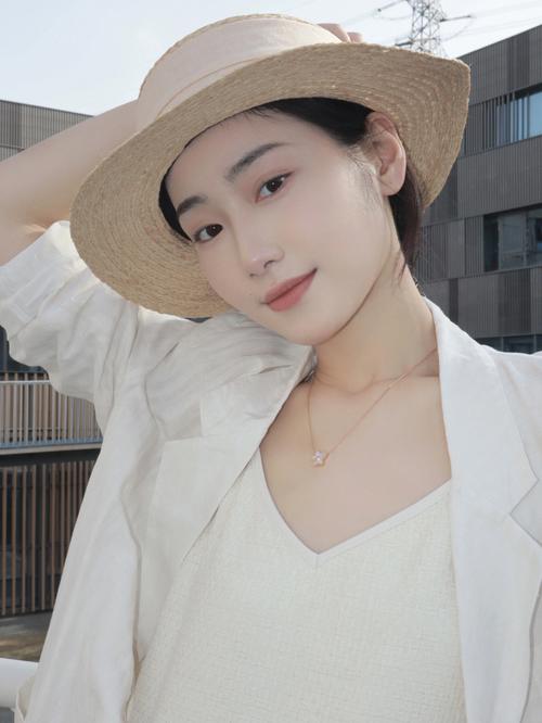 唇角上扬的人乐观开朗善于言辞吗
