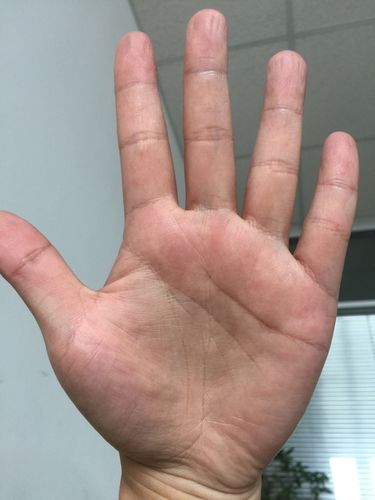 男生手掌粗糙的手相