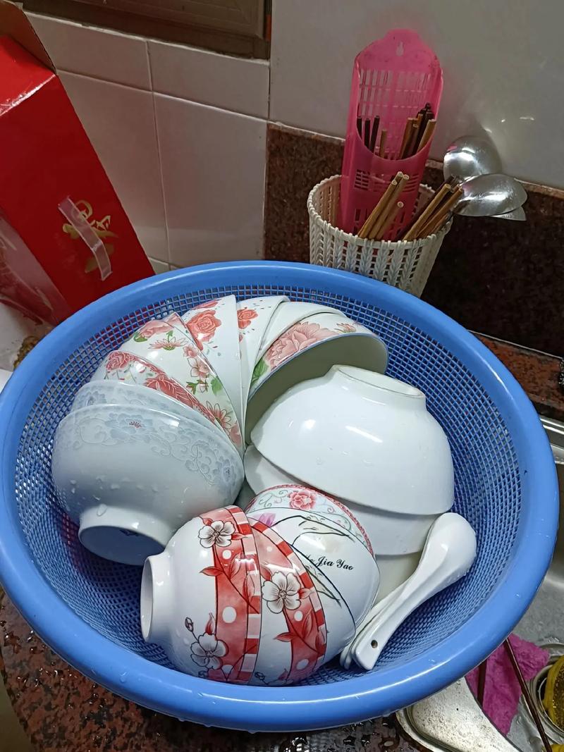 梦见很多干净的碗