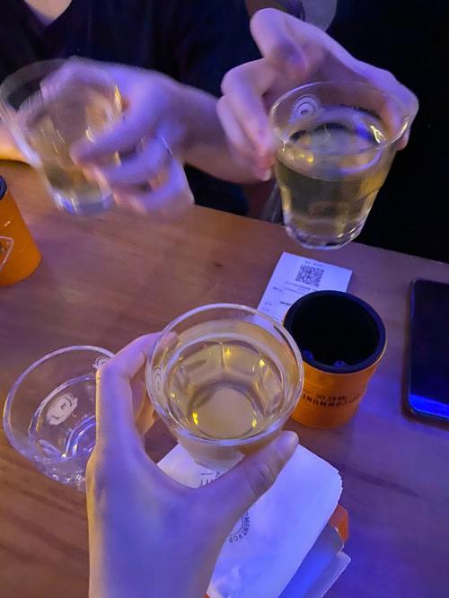梦见拚命喝酒是什么意思