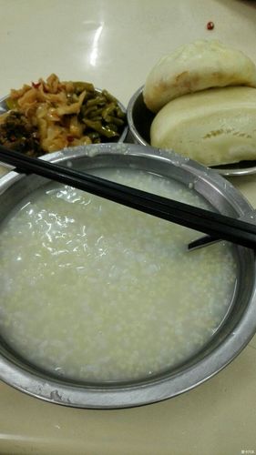 吃馒头喝粥