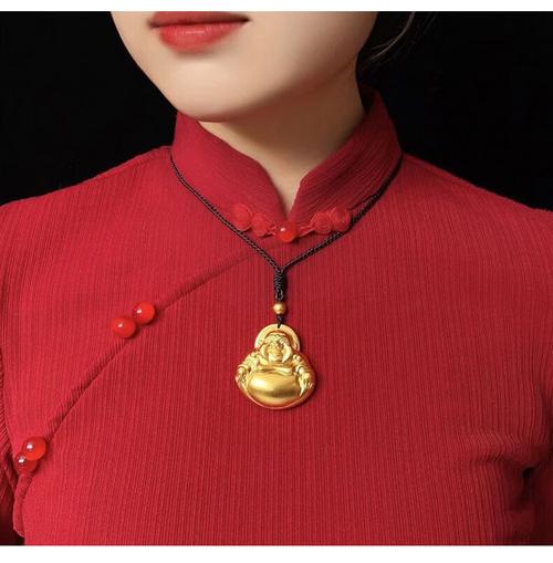 女人戴佛吊坠好吗