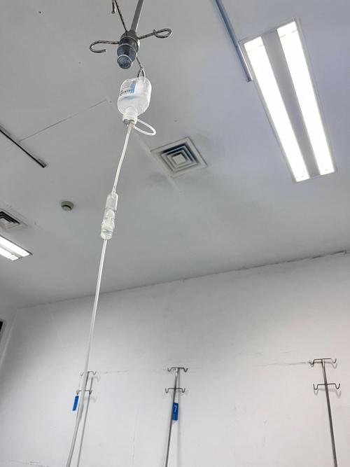 梦见自己看病 梦见自己看病挂水