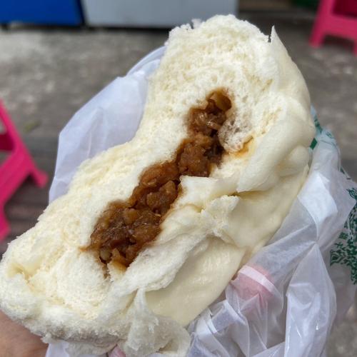 梦见吃肉包子是什么意思