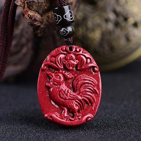 属龙佩戴金鸡饰物利发展