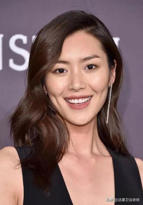 哪些八字的美女素颜也是极美的?